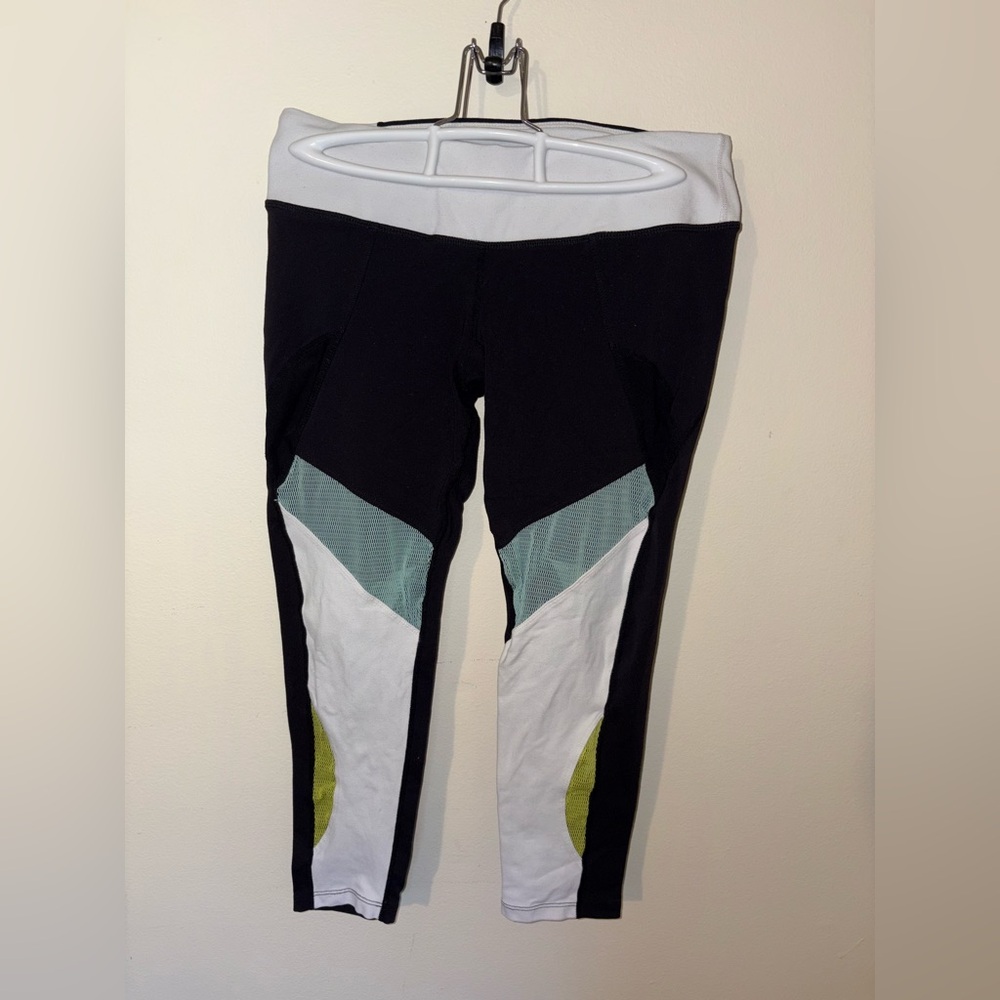 Splits 59 Cropped Leggings Size Medium